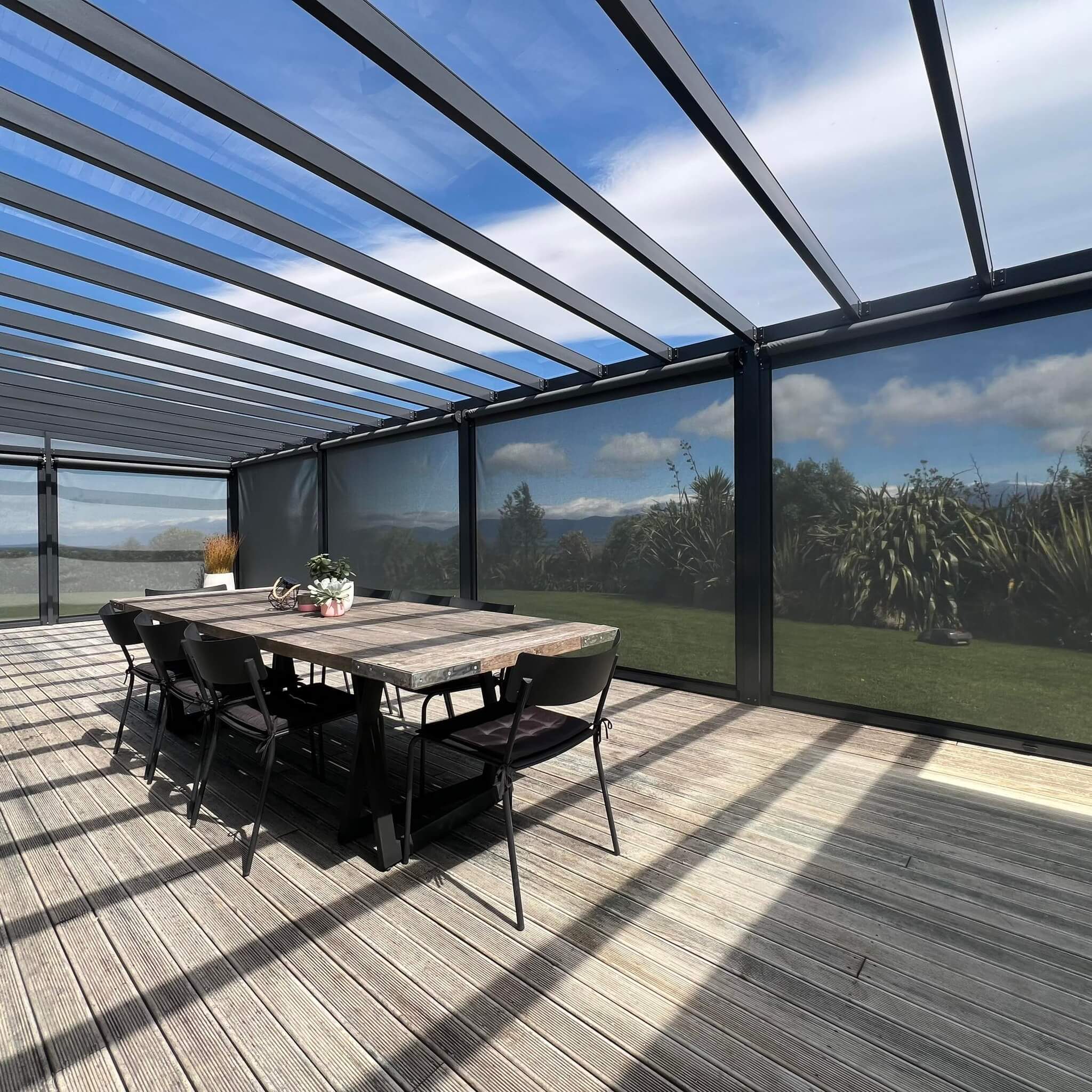 Outdoor Screens & Drop Down Blinds 13