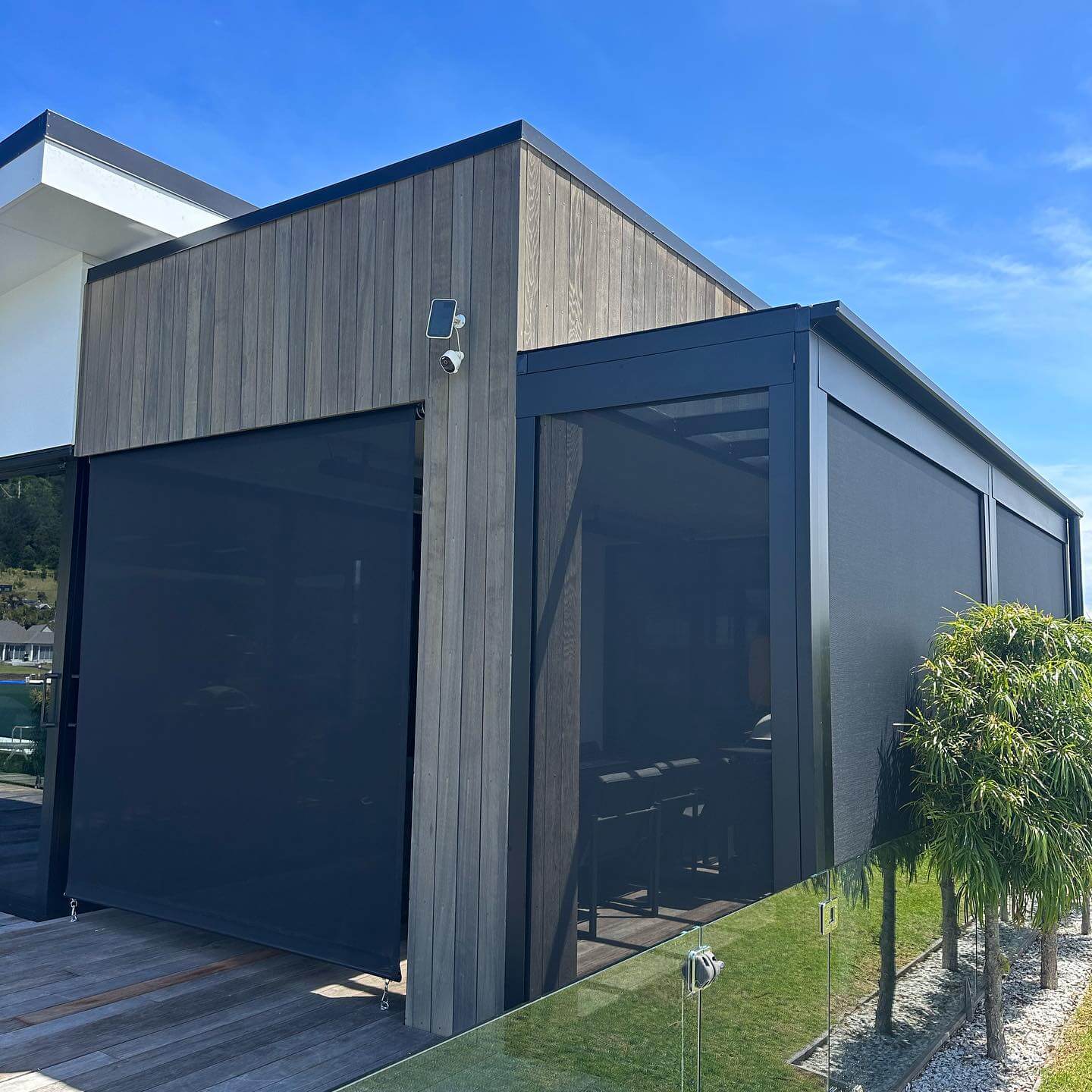 Outdoor Screens & Drop Down Blinds 6