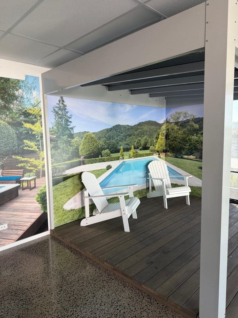 Seamless Aesthetics
Engineered with an integrated internal gutter and internal downpipe system to hide unsightly plumbing and maintain a sleek, modern profile.